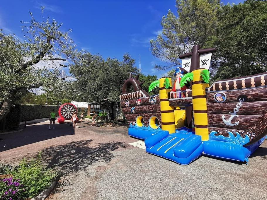 Mobile Home 6-Pers Camping Lei Suves-Cotes D'Azur-Including Airco Roquebrune-sur-Argens Eksteriør billede