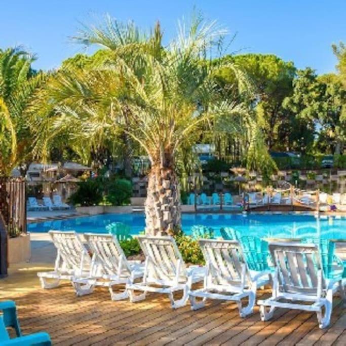Mobile Home 6-Pers Camping Lei Suves-Cotes D'Azur-Including Airco Roquebrune-sur-Argens Eksteriør billede